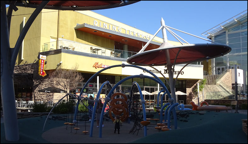 Westfield Galleria at Roseville - Shopping Center Playground